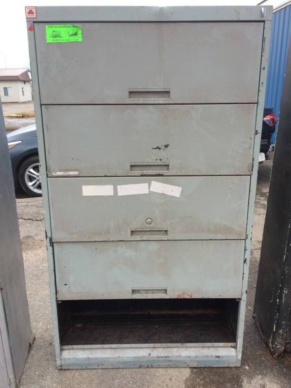 lot 70 image: Gray Metal Tall Cabinet