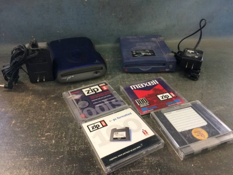 lot 35 image: Zip Drives