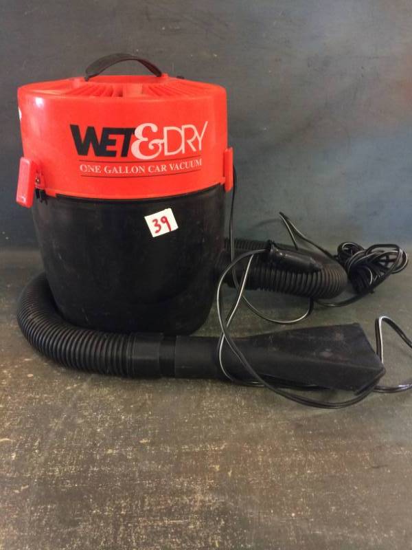 lot 39 image: Handheld Vacuum