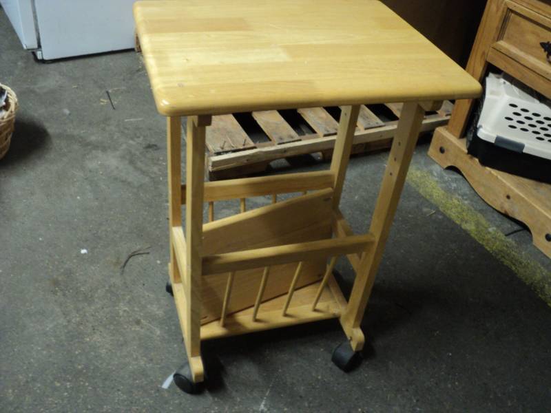lot 35 image: Magazine Table...