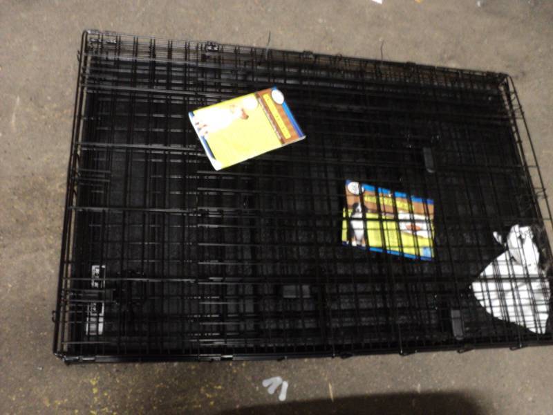 lot 46 image: New Delux Dog Crate 42 x 28 x 30 an...