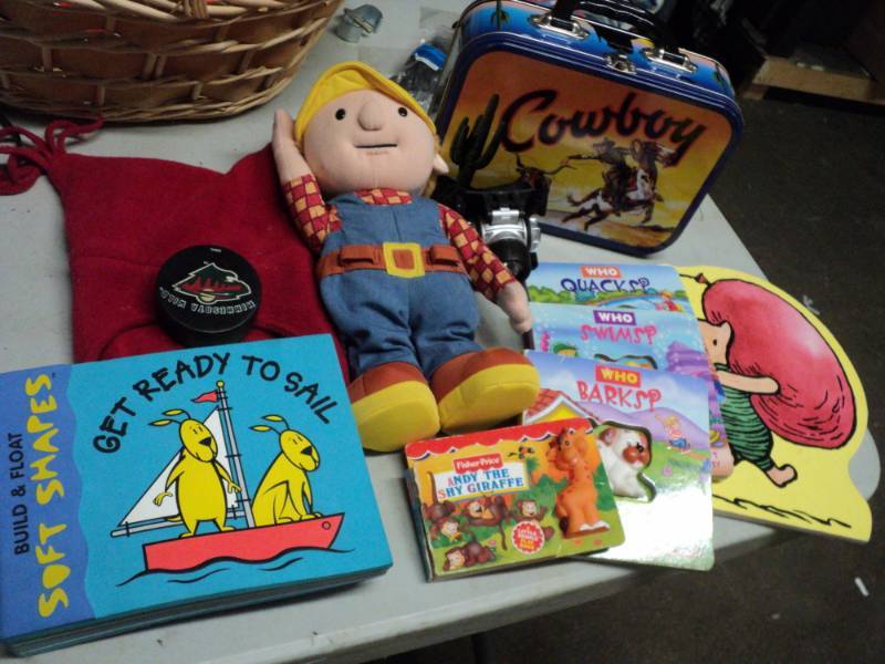 lot 48 image: Cowboy Metal Box, Bob the Builder B...