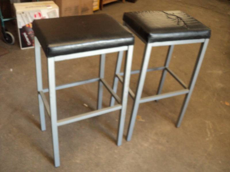 lot 55 image: 2 Bars Stools with Metal Legs 31 f...