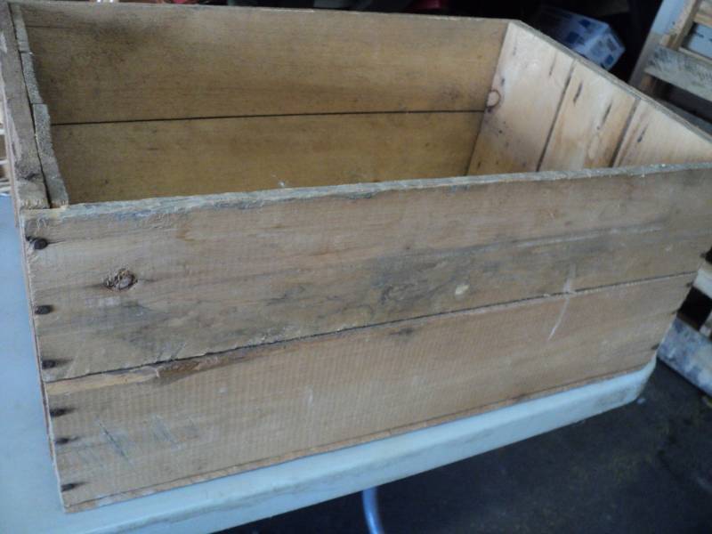 lot 59 image: Wood Box 24 x 15 x 10...