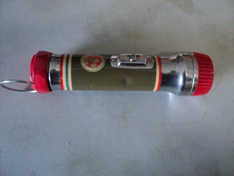 lot 62 image: Boy Scout Vintage Flashlight 8 Lon...