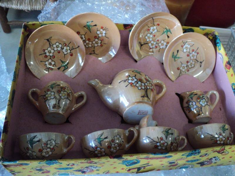 lot 65 image: 1938 Real China Little Duchess Tea ...