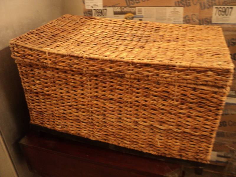 lot 76 image: Wicker Trunk 30 x 18 x 18...