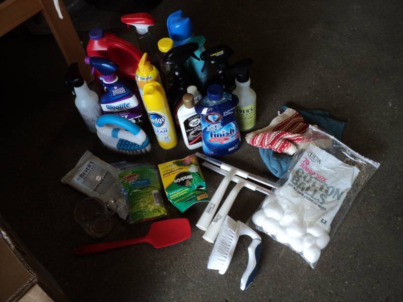 lot 84 image: Cleaning Supplies and misc.- some p...