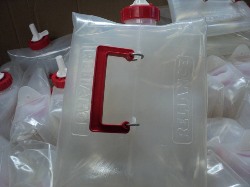 lot 169 image: 10 Plastic Reliance Collapsible Wat...