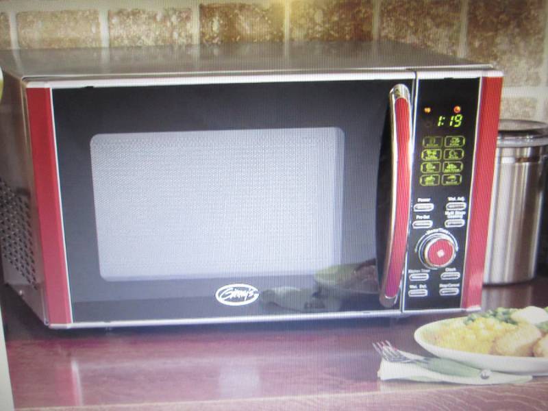 lot 2 image: Ginnys Brand Retro Microwave open ...