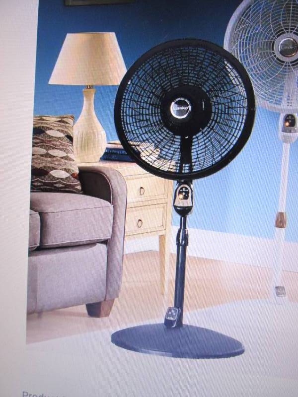 lot 25 image: Pedestal Fan with Remote by Lasko o...