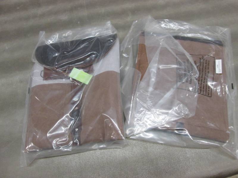 lot 111 image: Lot of 2 iPad Case Pull up Leather...