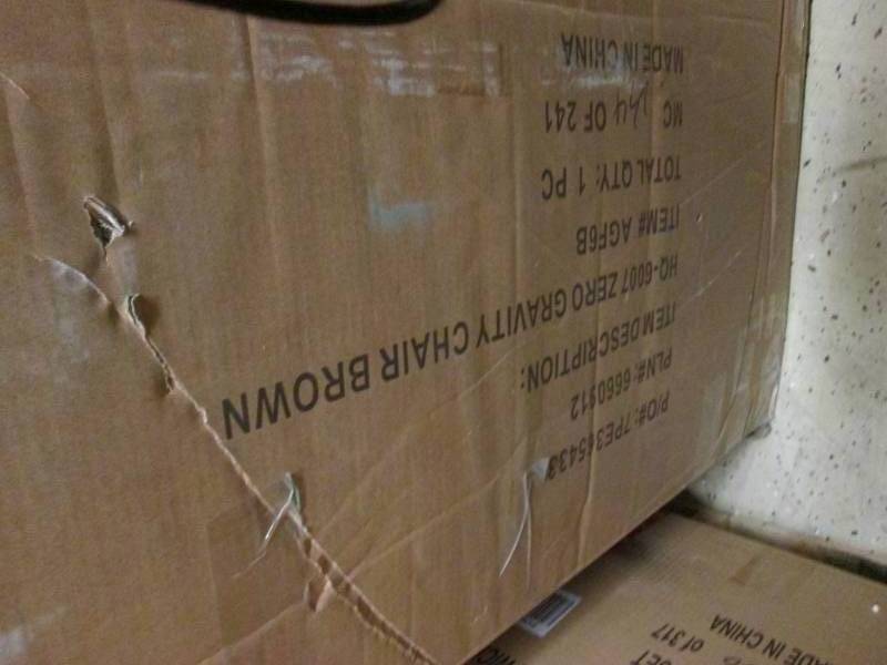 lot 158 image: Zero Gravity Chair  Massageheat fu...