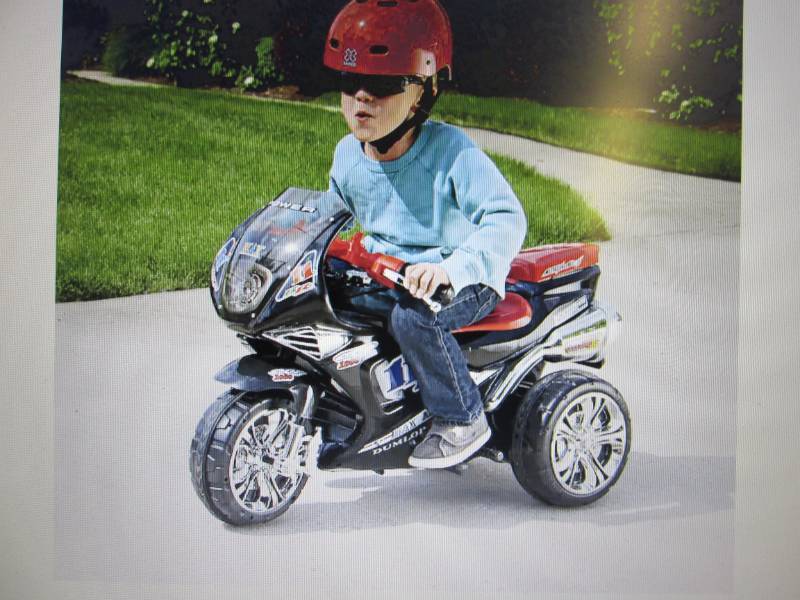 lot 173 image: Battery-Powered 3-Wheel Racer open ...