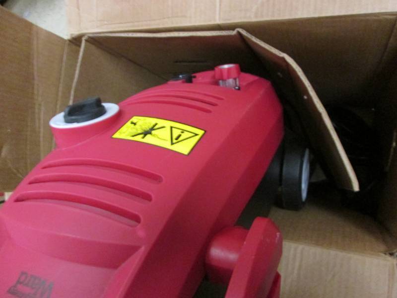 lot 179 image: 1800 PSI Electric Pressure Washer b...