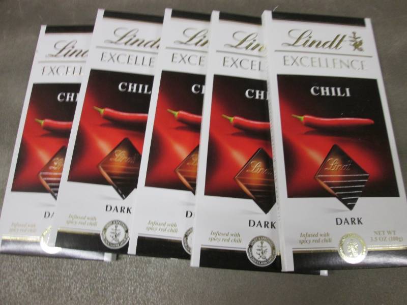 lot 238 image: 5 Lindts Dark Chocolate with Red Ch...