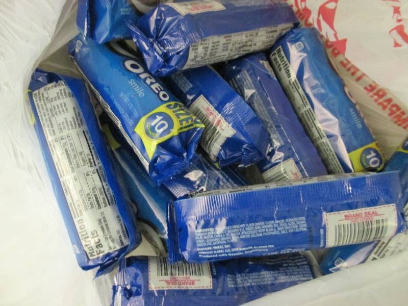 lot 259 image: 12 packs Oreo King Size Cookies 4.0...