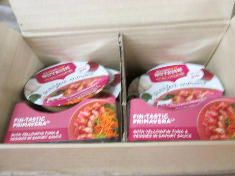 lot 262 image: Case of 24 - 20z packs RachelRay Nu...