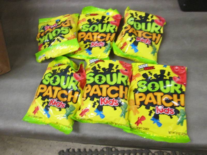 lot 271 image: 6 Bags Sour Patch Kids Candy 8 oz s...