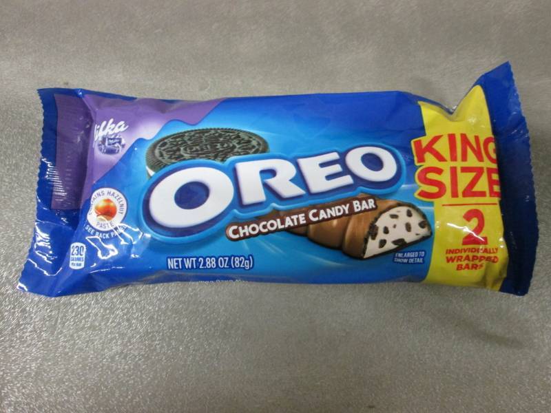 lot 283 image: 12 Oreo King Size Chocolate Candy B...