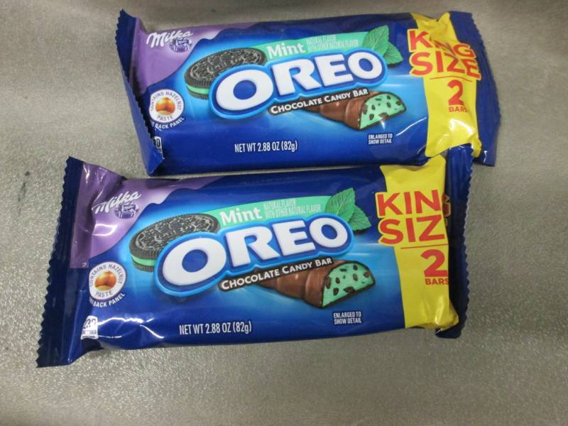 lot 286 image: 12 Oreo King Size Mint Chocolate Ca...