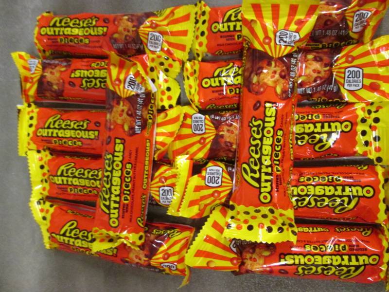 lot 370 image: 12 Each Reeses Outrageous Candy Ba...