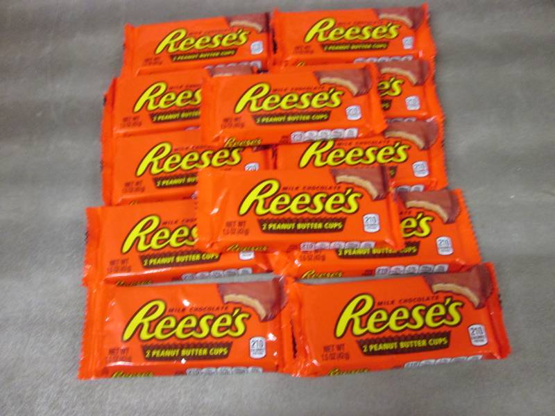 lot 374 image: 12 pk Reeses Peanut Butter Cups 1....