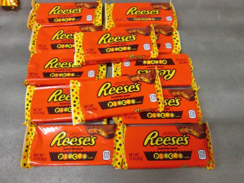 lot 377 image: 12 pk Reeses Peanut Butter Cups 1....