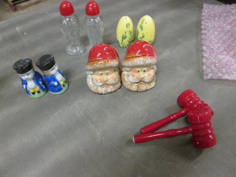 lot 411 image: 5 Assorted Salt & Pepper Shaker Set...