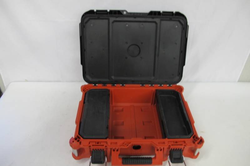 lot 79 image: Milwaukee Packout Tool Box