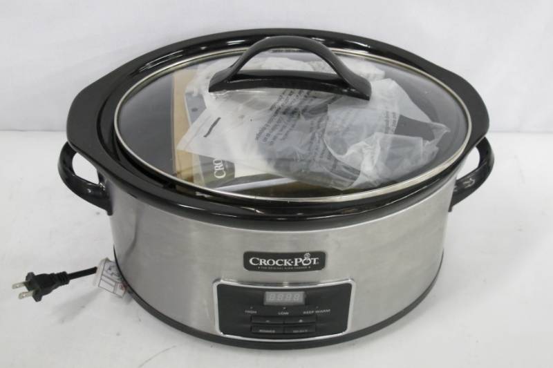 lot 44 image: Crock-Pot 6 Qt. Programmable Slow Cooker with Little Dipper Warmer - Works w Dents