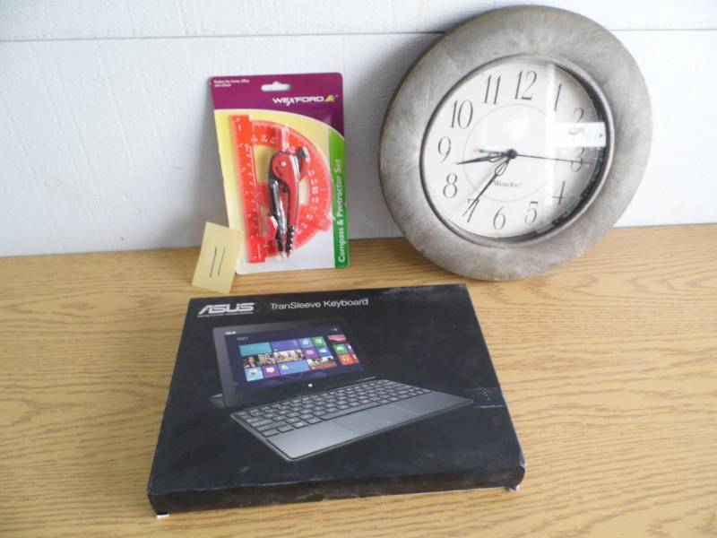 New Tablet Tran Sleeve - Clock -