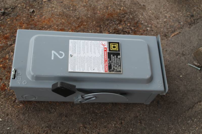 lot 23 image: Square D Electric Switch Box