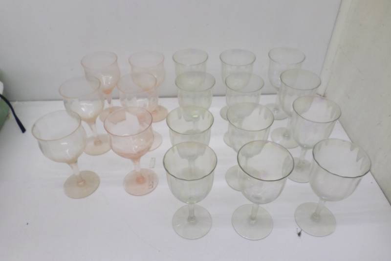 lot 66 image: 18 Crystal Wine Glasses-Looks to be two Different Sets