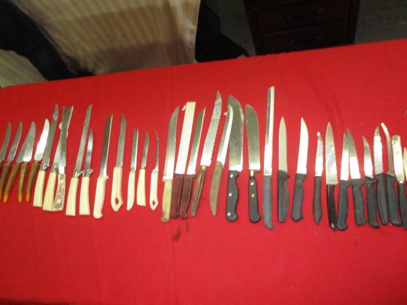 lot 13 image: Nice Assortment of Bread Knives, Pearing knives, Steak Knives and more