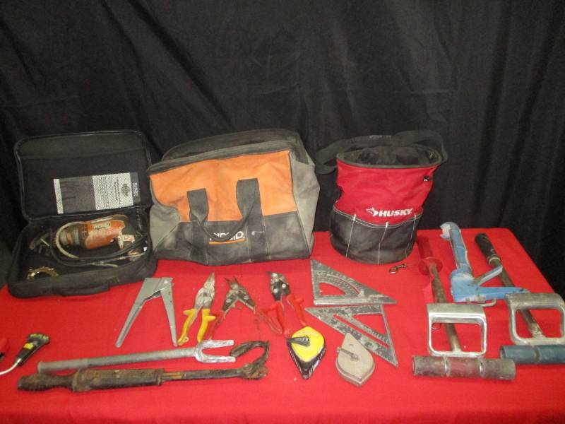 lot 20 image: 3 Soft Carry Bags for Tools and Ridgid Corded Drill plus all the extra tiools your getting with it