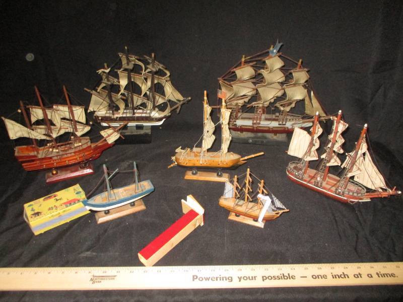 lot 42 image: Assortment of Model Ships
