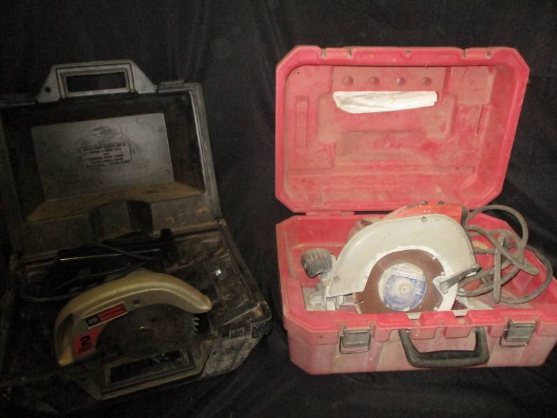 lot 44 image: 2-Circular Saws, 1 Milwaukee 1 14 Works, 2 Craftsman 1 14 MN315.10864 (Needs Brushes)