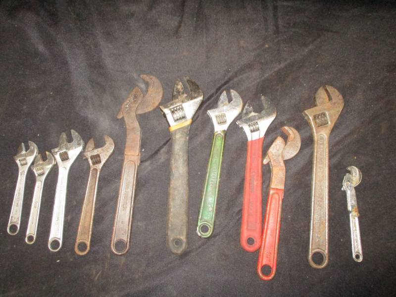 lot 85 image: adjustable Cresent Wrenches