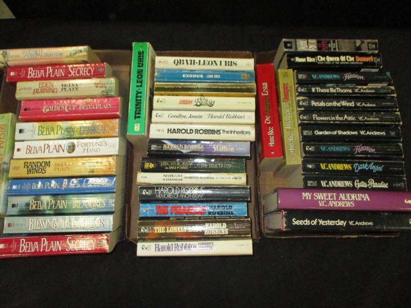 lot 104 image: Books harold robins, V.C Andrews