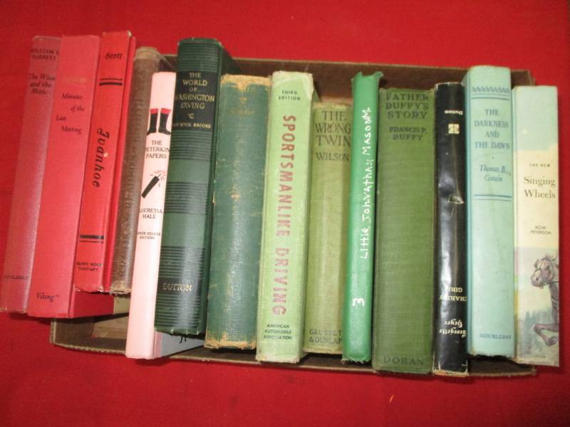 lot 109 image: Old hardcover books (dcor,fold)