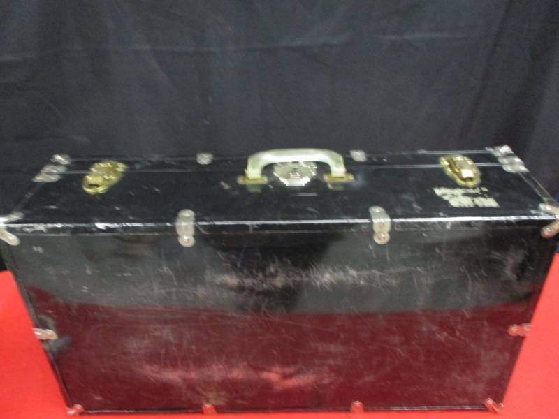 lot 112 image: Old Foot Locker