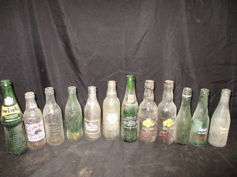 lot 117 image: Vintage  pop bottles