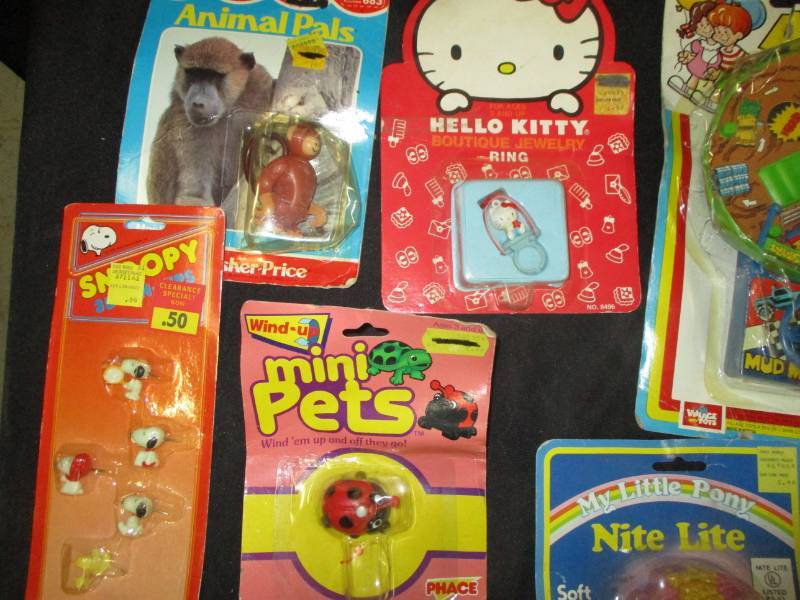 lot 121 image: Vintage Toys