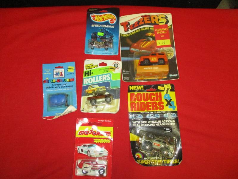 lot 122 image: Vintage Toys