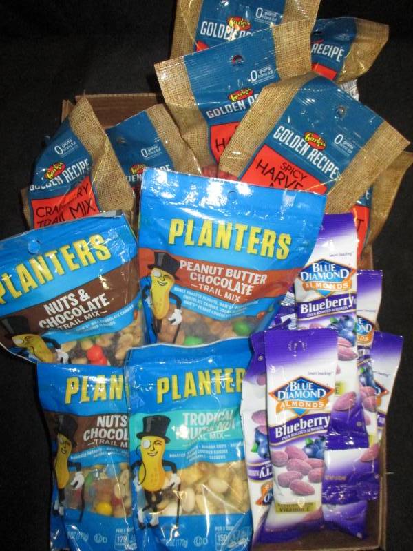 lot 150 image: Spicy Harvest Mix, Assorted Planters Mixes