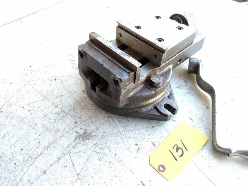 lot 131 image: 6 Swivel Machine Vise...