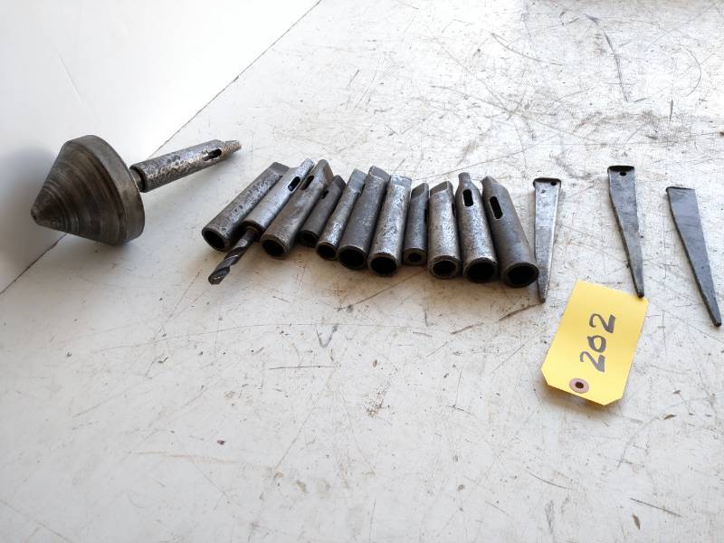 lot 202 image: Live Center, Asstd MT Tool Holders...