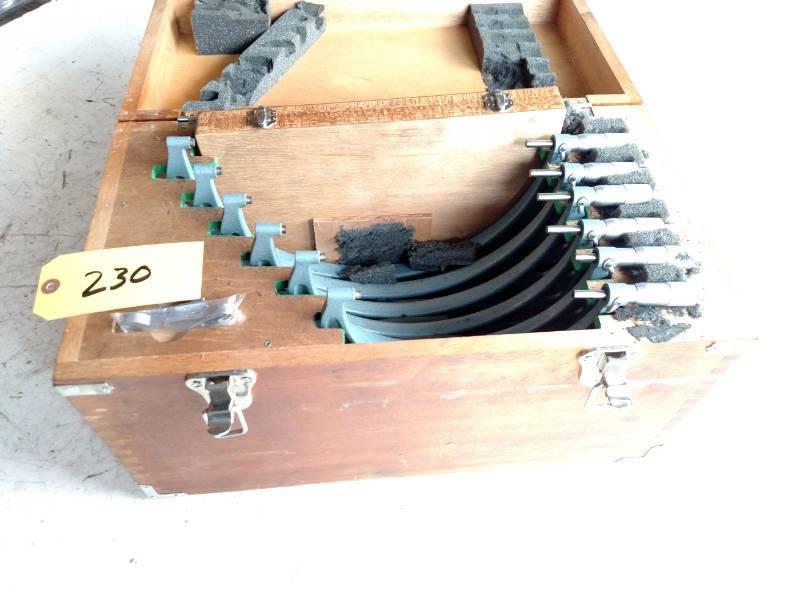 lot 230 image: Mitutoyo 6-12 Micrometer Set with...