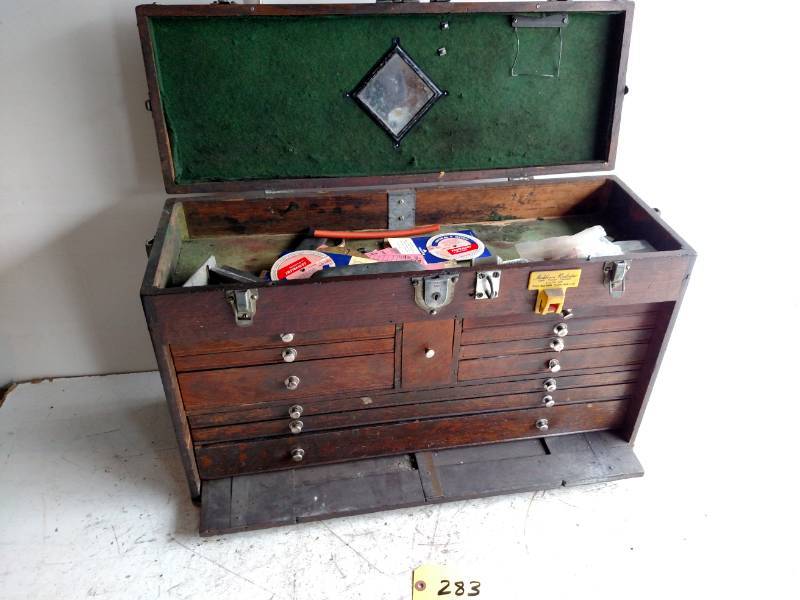 lot 283 image: Wooden 11 Drawer Machinists Tool Bo...